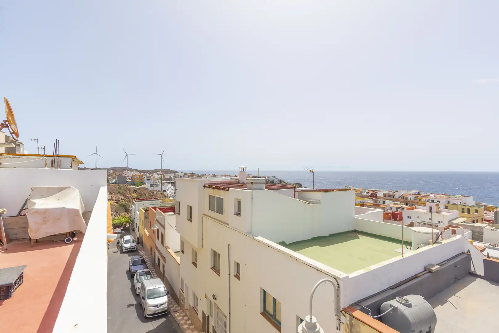 Vista exterior de Casa o xalet en venda en Arico amb Terrassa, Traster i Moblat