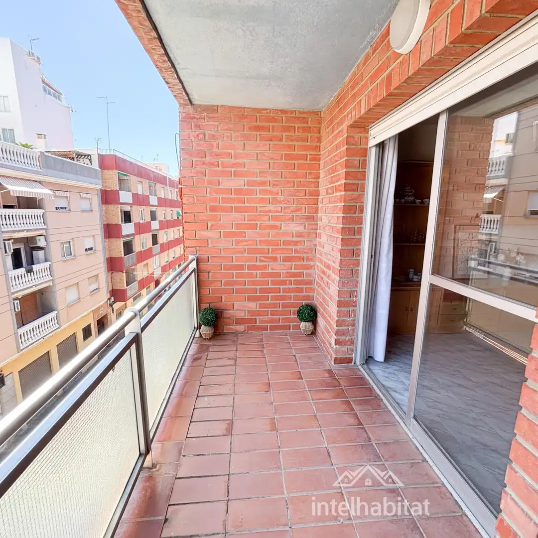 Terrassa de Pis en venda en Sagunto / Sagunt amb Balcó i Piscina comunitària