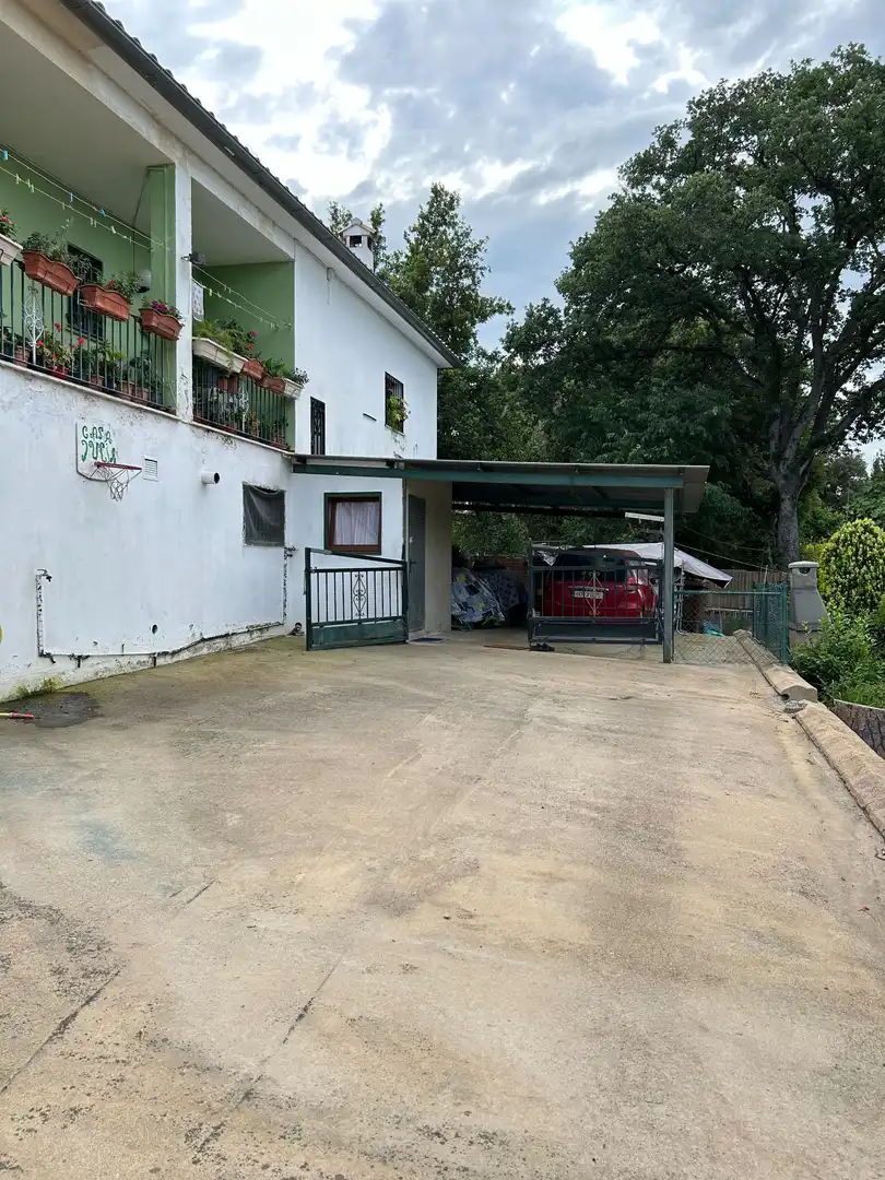 Parking de Casa o chalet en venta en Vilobí d'Onyar con Aire acondicionado, Calefacción y Jardín privado