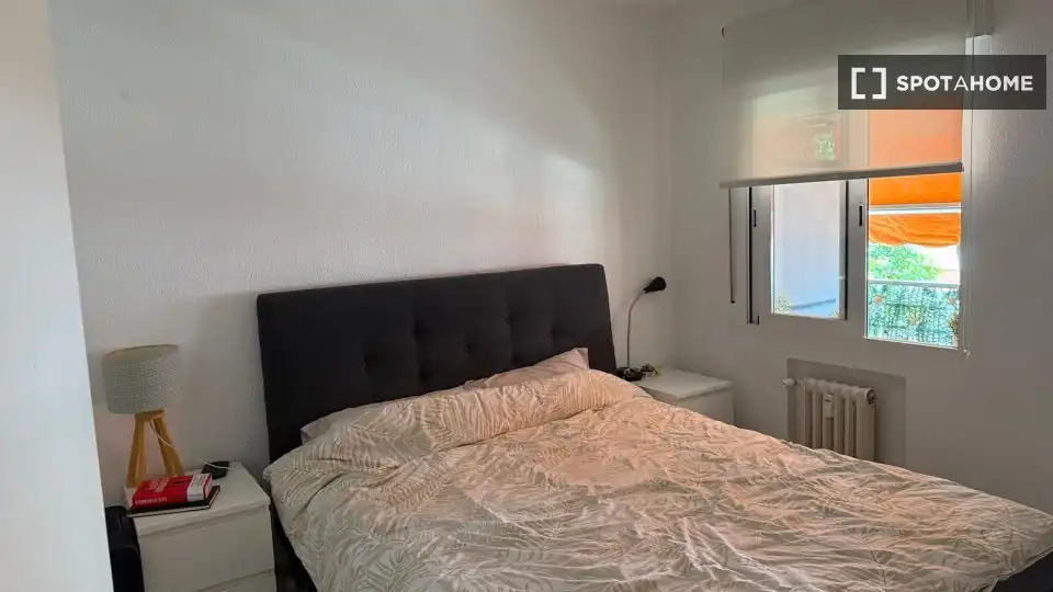 Bedroom of Flat for rent in Madrid  with Air Conditioner, Heating and Furnished