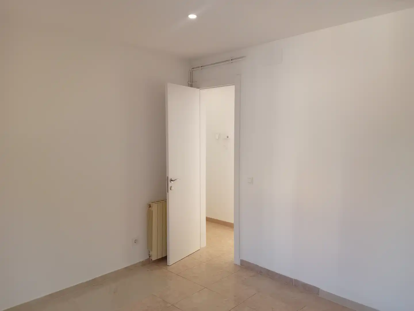 Piso en venta en Girona con Calefacción, Terraza y Internet