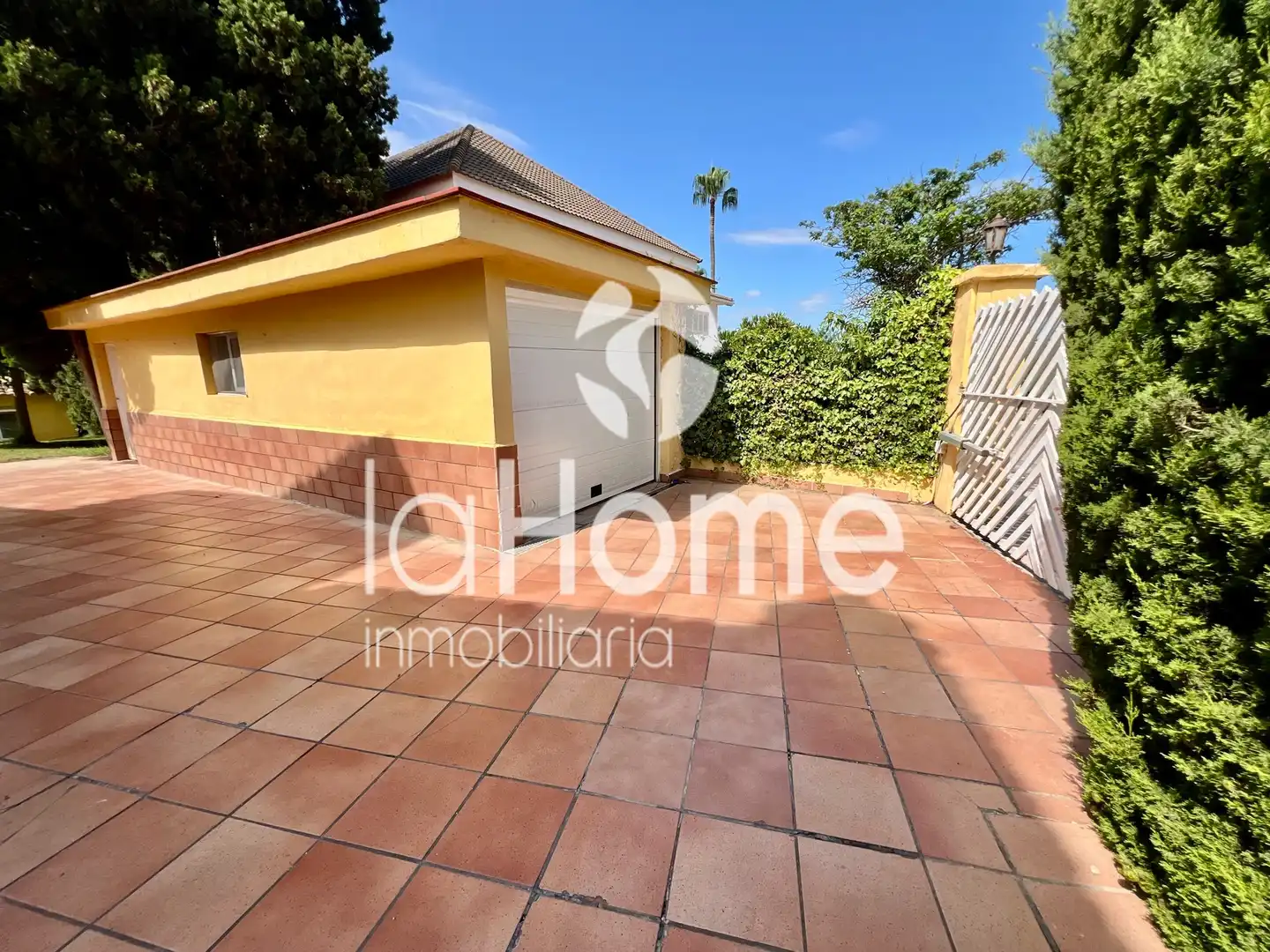 Vista exterior de Casa o chalet en venta en Paterna con Aire acondicionado, Calefacción y Jardín privado