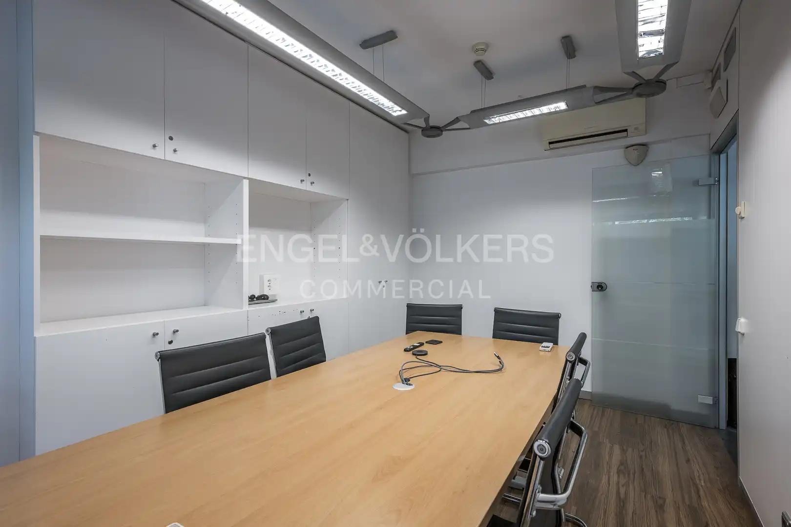 Büro zur Miete in Barcelona mit Klimaanlage, Heizung und Möbliert