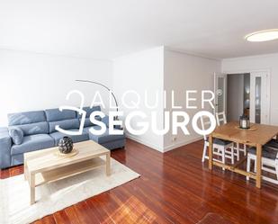 Living room of Flat to rent in  Madrid Capital  with Air Conditioner, Heating and Furnished