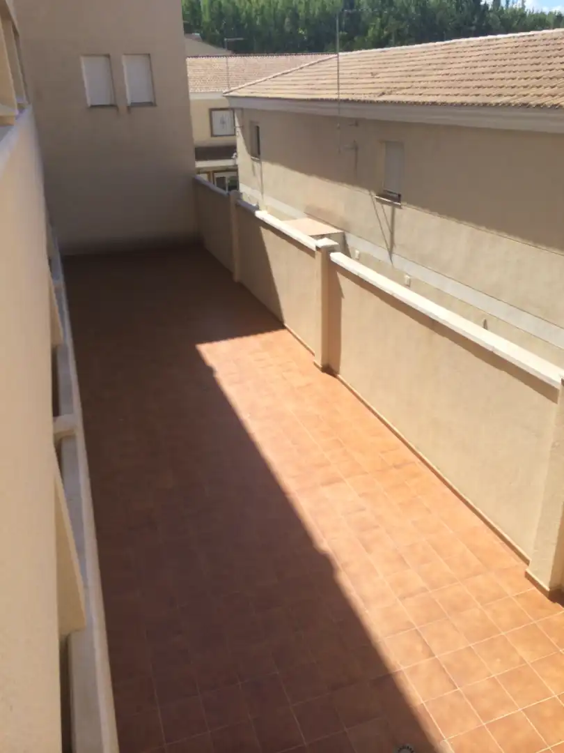Terrasse von Wohnungen zum Verkauf in Fuente Vaqueros mit Ofen und Waschmaschine
