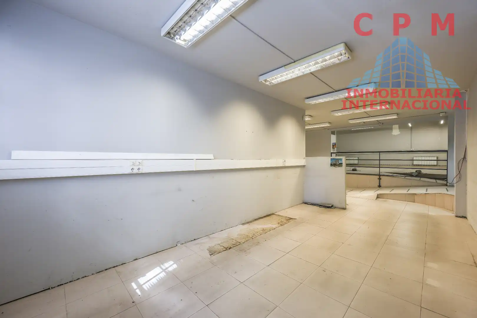 Local de lloguer en Madrid amb Parquet, Internet i Alarma