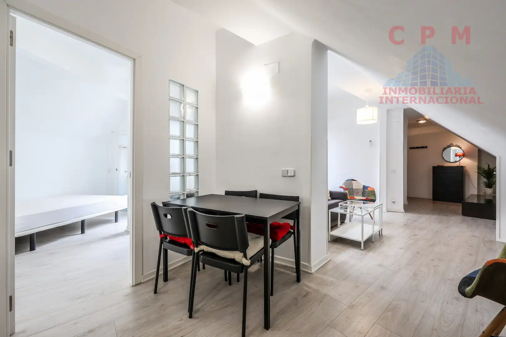 Menjador de Àtic de lloguer en Madrid amb Aire condicionat, Calefacció i Parquet