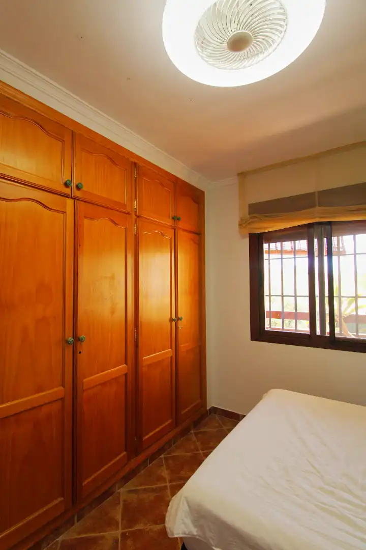 Schlafzimmer von Wohnungen zur Miete in Málaga mit Klimaanlage, Heizung und Möbliert