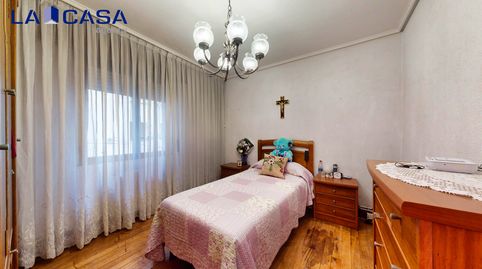 Foto 4 de Piso en venta en Calle Músico Usandizaga, Zorrotza, Bilbao