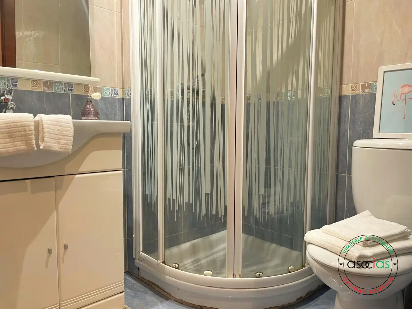 Bathroom of Flat for sale in Gijón   with Heating, Parquet flooring and Storage room