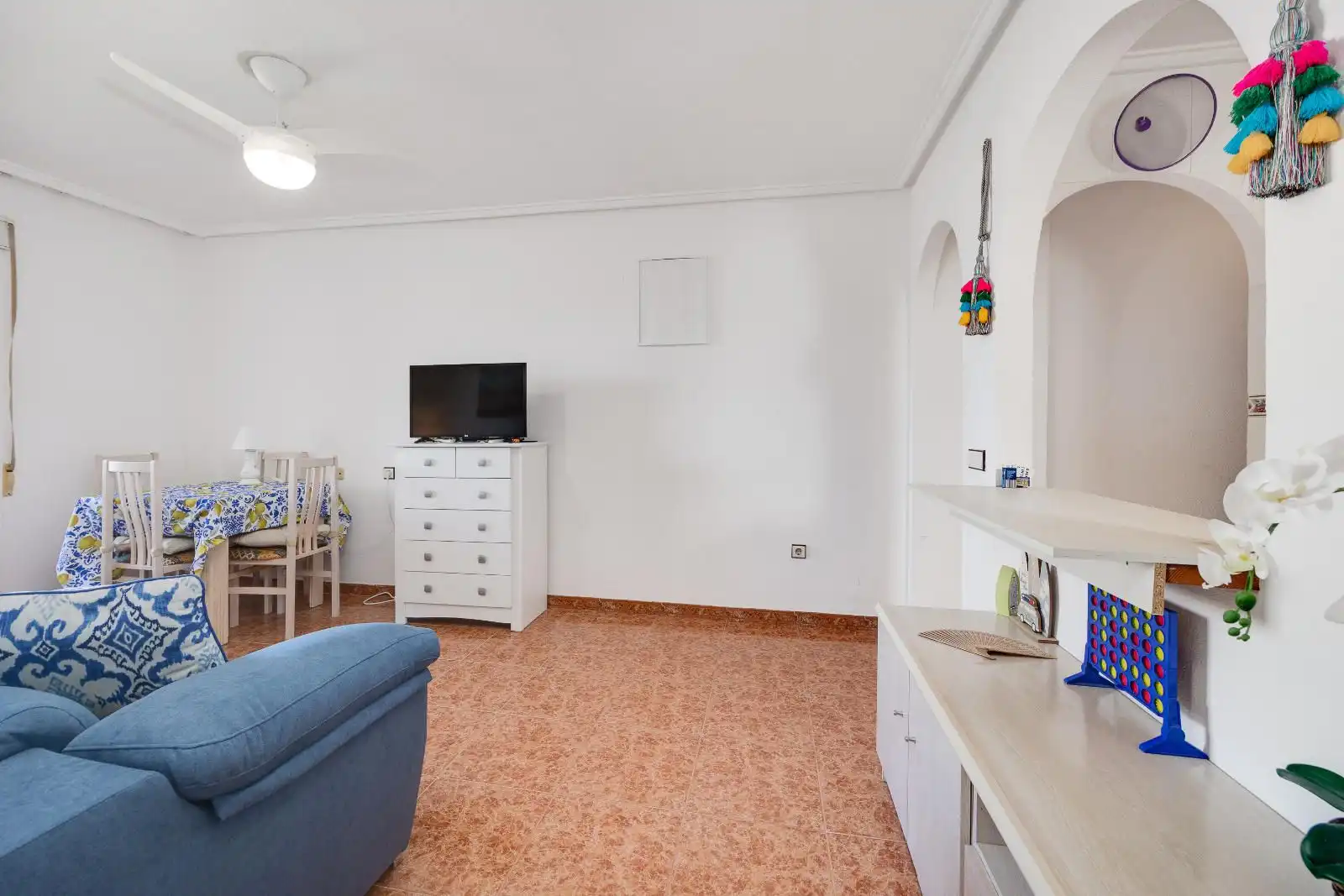Sala de estar de Ático en venta en Torrevieja con Aire acondicionado, Terraza y Piscina