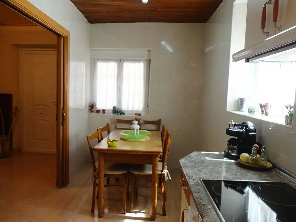 Cuina de Casa adosada en venda en Espejón amb Jardí privat, Traster i Moblat