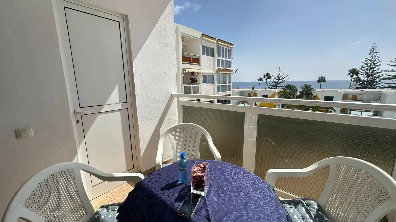 Terraza de Apartamento en venta en San Bartolomé de Tirajana con Amueblado, Balcón y Piscina comunitaria