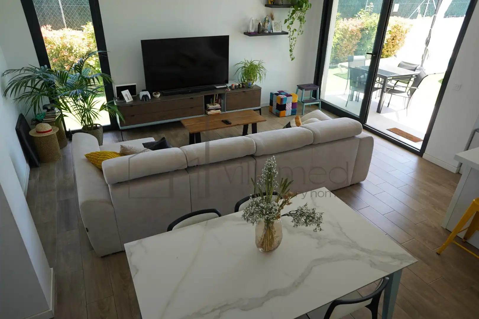 Sala de estar de Casa adosada de alquiler en San Antonio de Benagéber con Aire acondicionado, Calefacción y Jardín privado