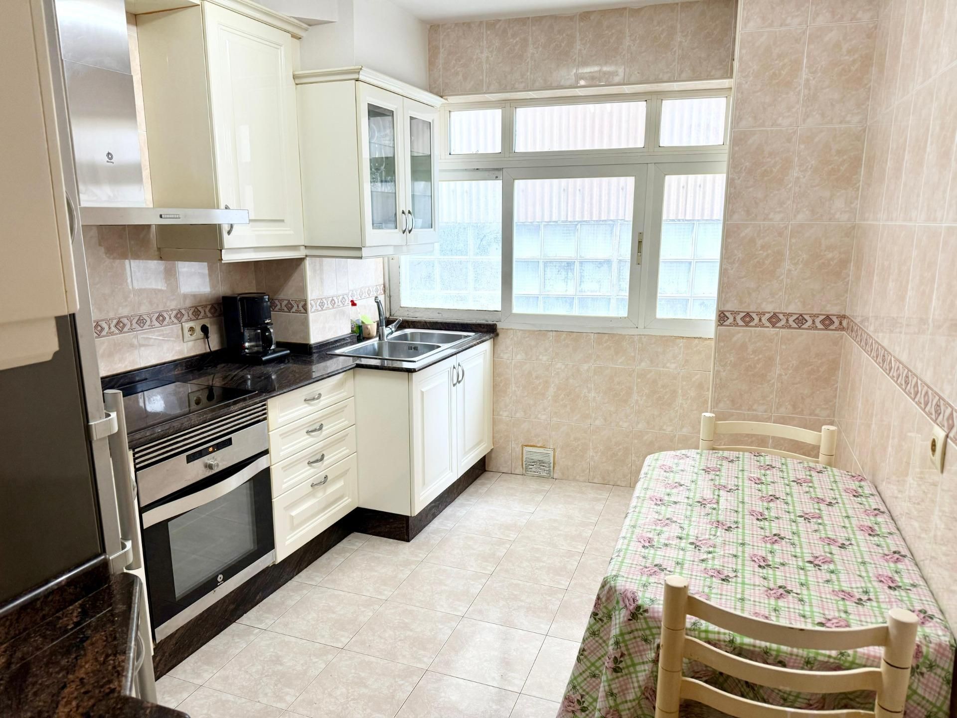 Cocina de Piso en venta en A Coruña Capital  con Calefacción y Parquet