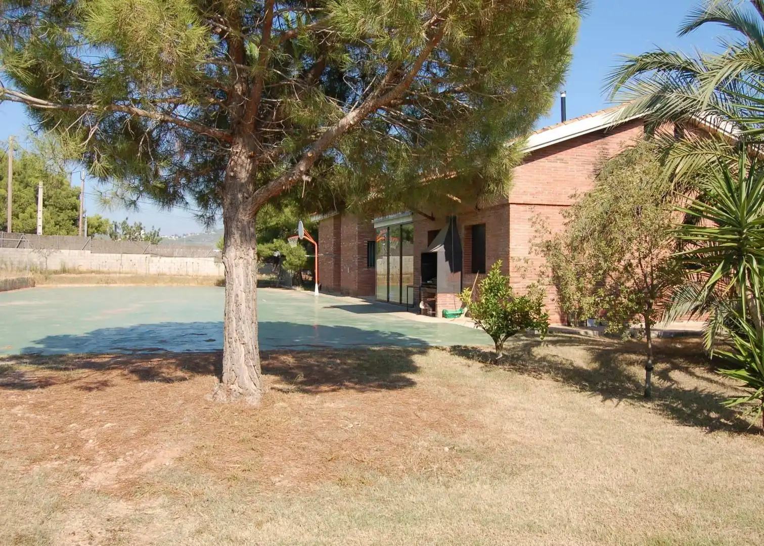 Vista exterior de Finca rústica en venda en Vilanova i la Geltrú amb Aire condicionat, Calefacció i Traster