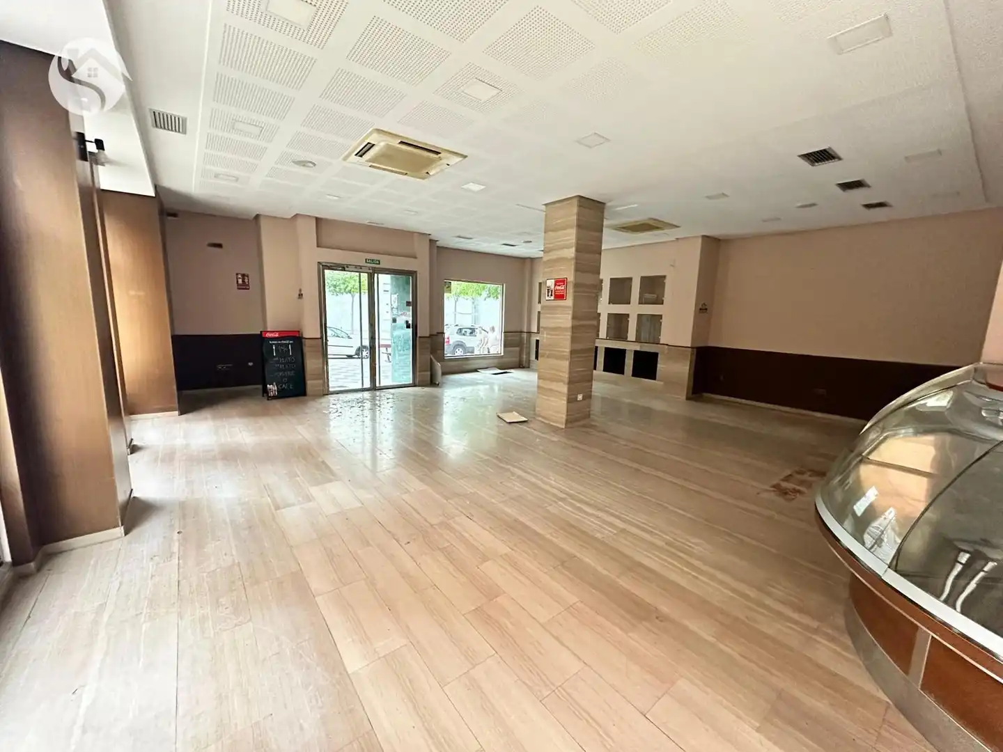 Commercial properties for sale in Cuenca  with Air Conditioner