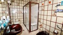 Bathroom of House or chalet for sale in La Línea de la Concepción  with Terrace and Balcony