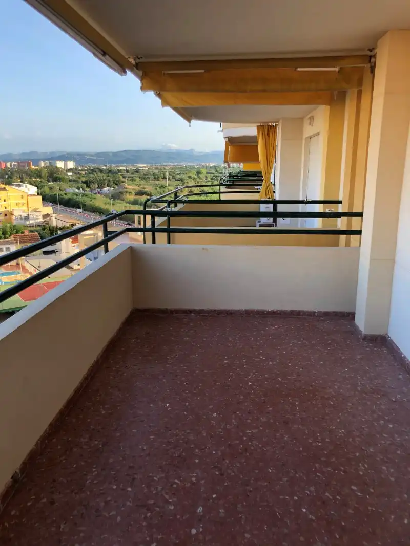 Apartament amb ascensor de lloguer a Carrer Camp de Morvedre
