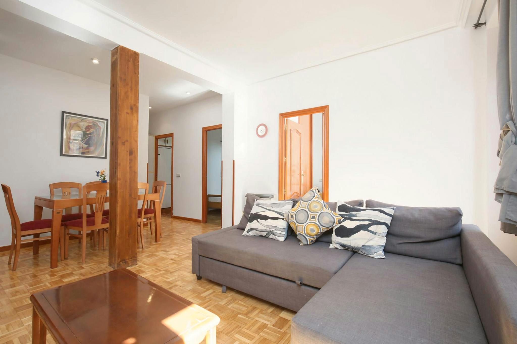 Living room of Flat to rent in  Madrid Capital  with Air Conditioner, Heating and Furnished