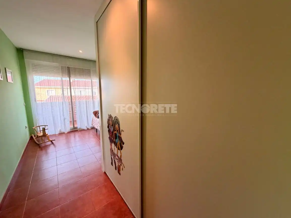 Habitación de Casa adosada en venta en Aldeanueva de Barbarroya con Aire acondicionado, Terraza y Amueblado