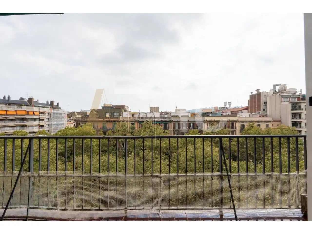 Vista exterior de Pis en venda en Barcelona amb Aire condicionat, Calefacció i Traster