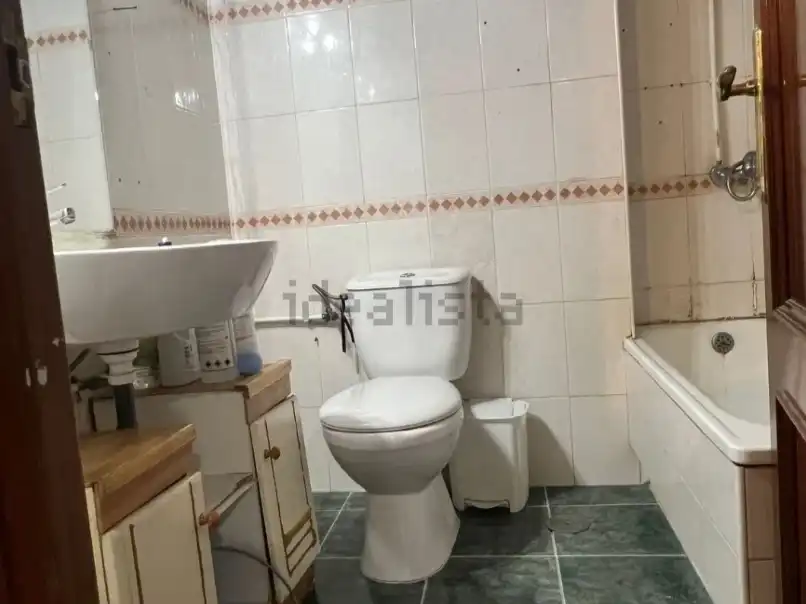 Baño de Piso en venta en El Arroyo - La Fuente