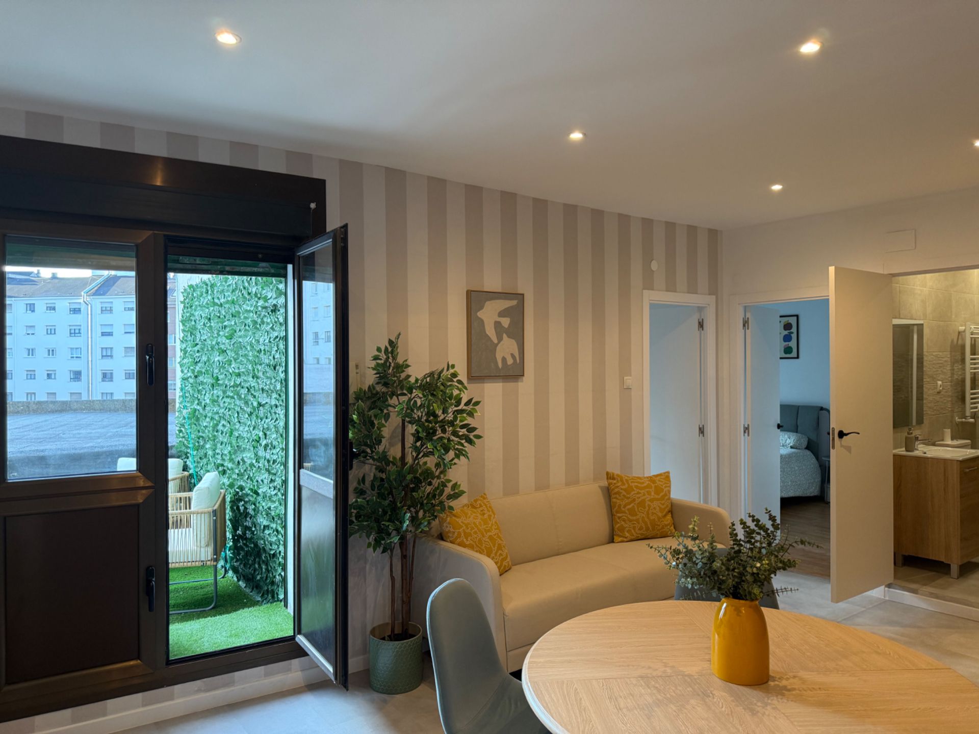 Living room of Flat for rent in Oviedo   with Heating, Terrace and Storage room