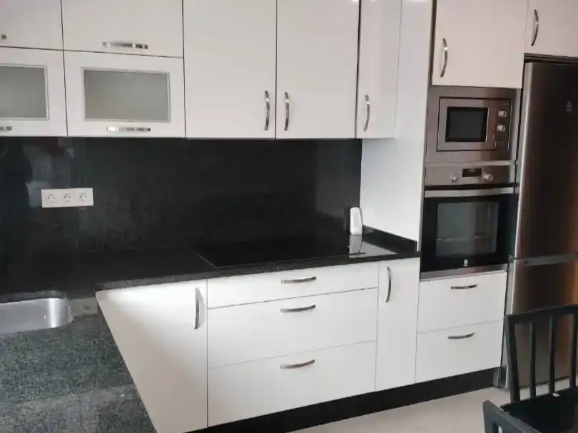 Cocina de Piso de alquiler en Carballo con Aire acondicionado y Amueblado