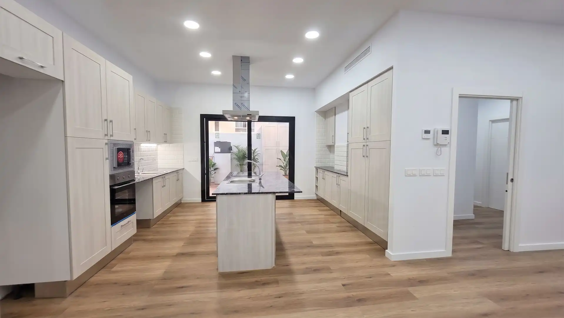 Kitchen of Flat for sale in Girona  with Air Conditioner, Heating and Terrace
