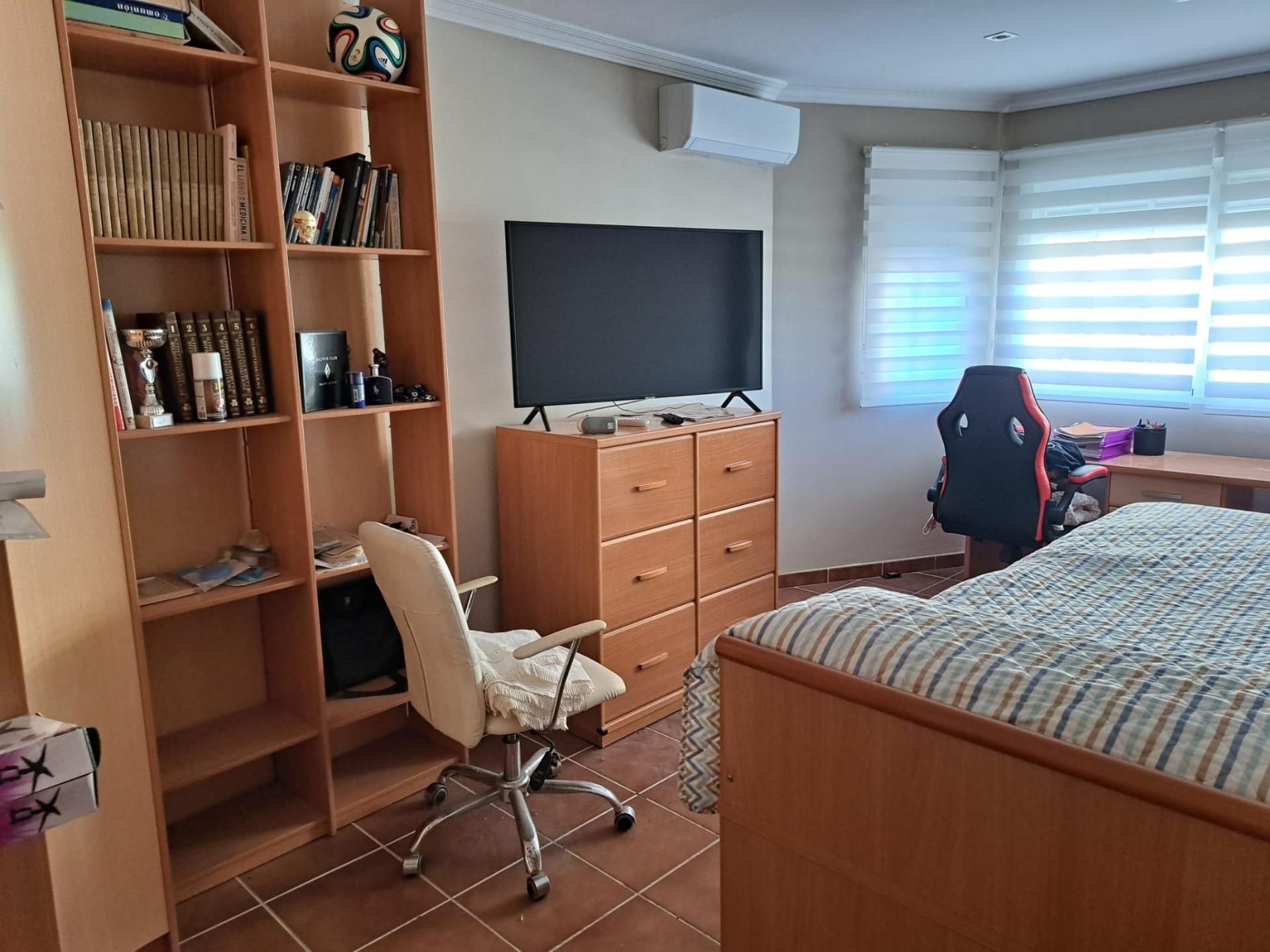 Dormitori de Casa o xalet en venda en Algeciras amb Terrassa i Traster