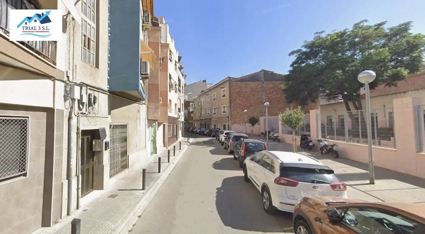 Vista exterior de Piso en venta en Cornellà de Llobregat