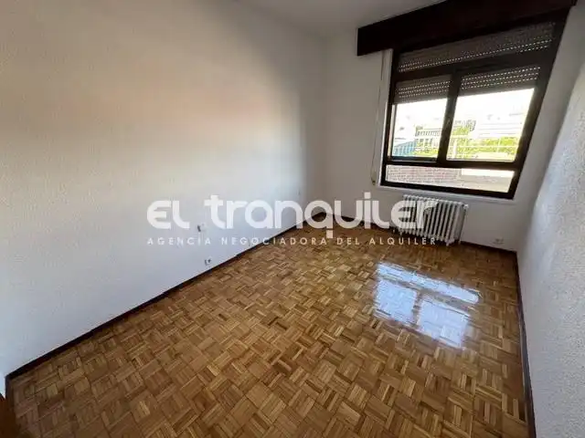 Dormitori de Àtic de lloguer en Madrid amb Aire condicionat, Parquet i Terrassa