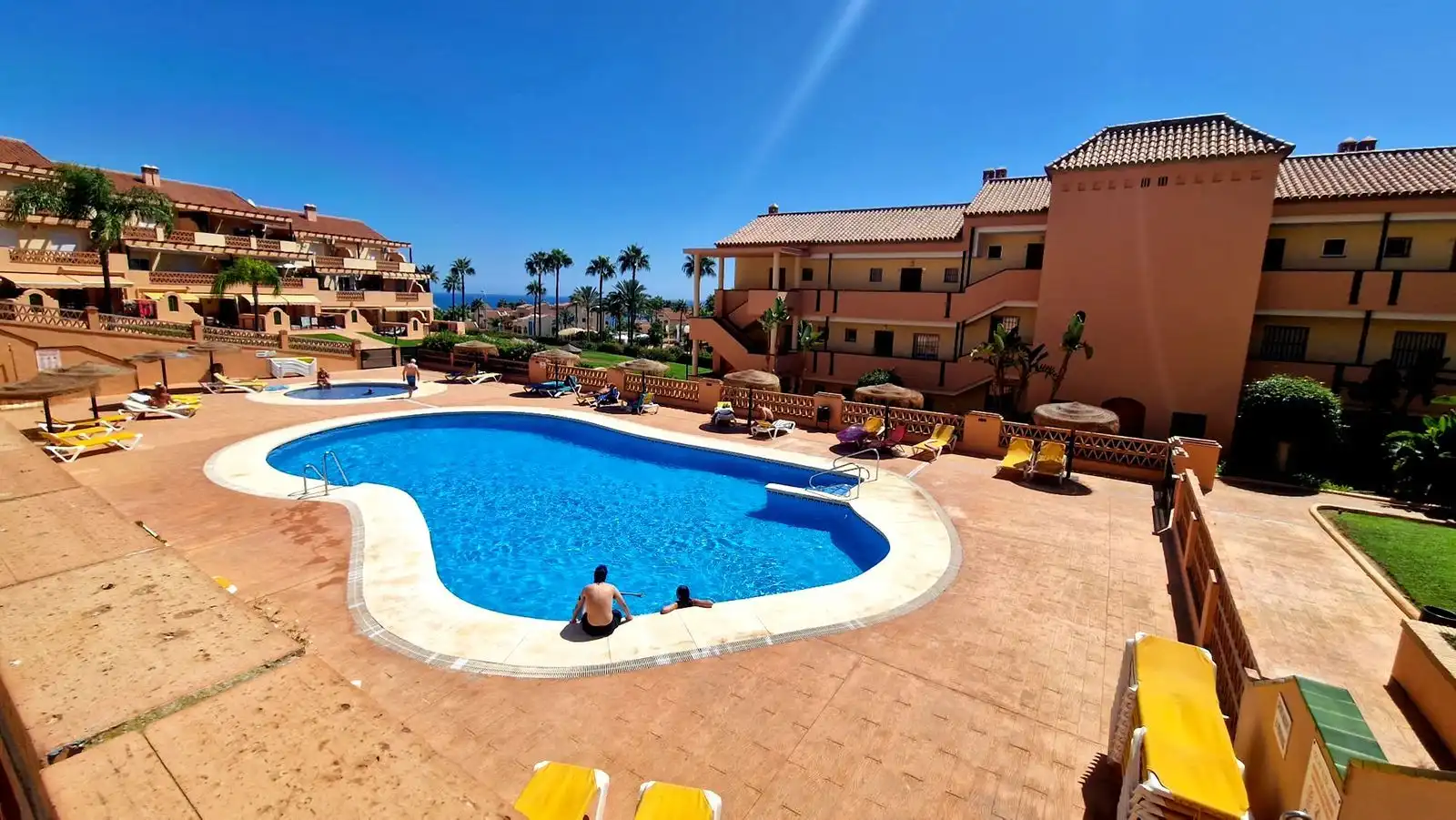 Piscina de Planta baixa en venda en Mijas amb Aire condicionat, Jardí privat i Terrassa