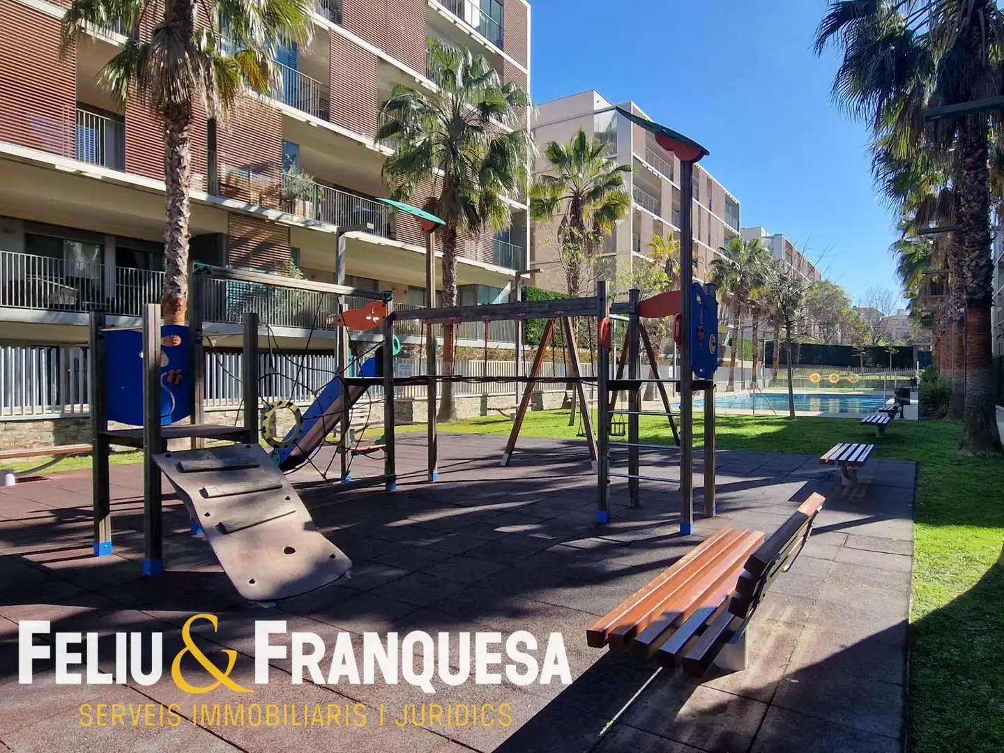 Vista exterior de Piso en venta en Sant Cugat del Vallès con Calefacción, Jardín privado y Terraza