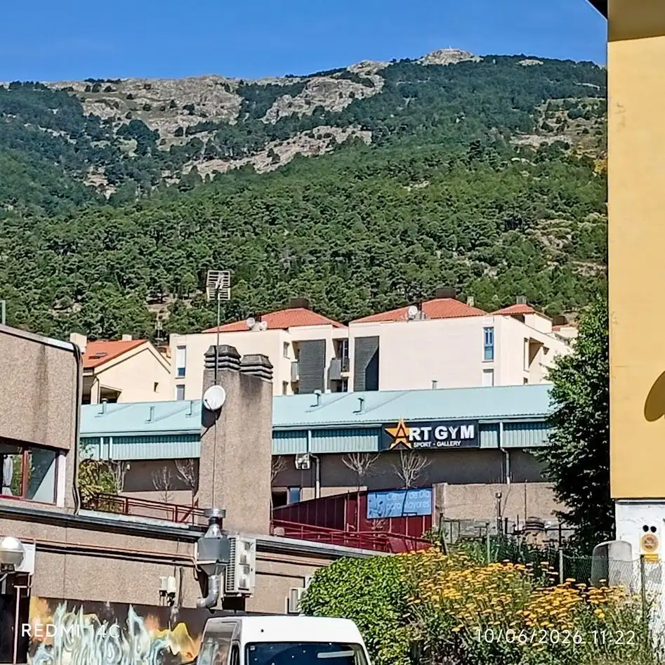 Außenansicht von Wohnung zum Verkauf in San Lorenzo de El Escorial mit Heizung und Abstellraum