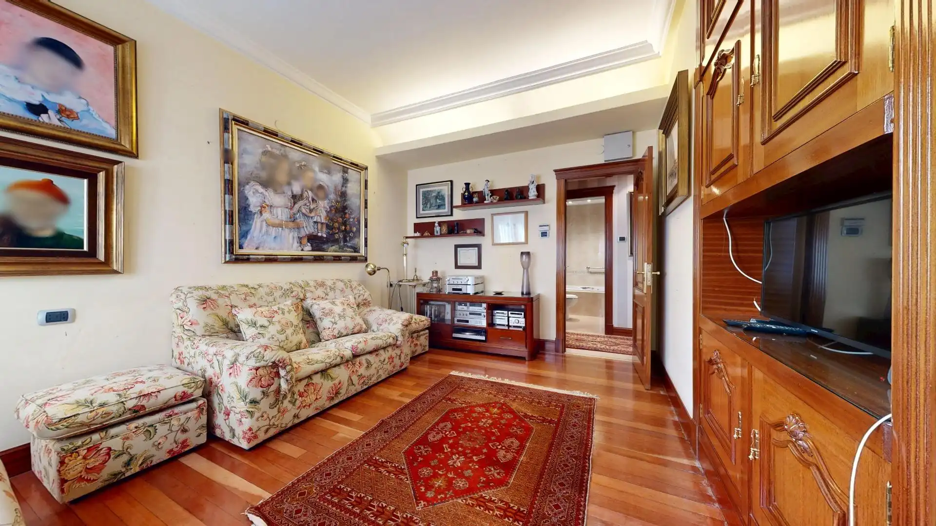 Living room of Flat for sale in Bilbao   with Heating, Terrace and Balcony