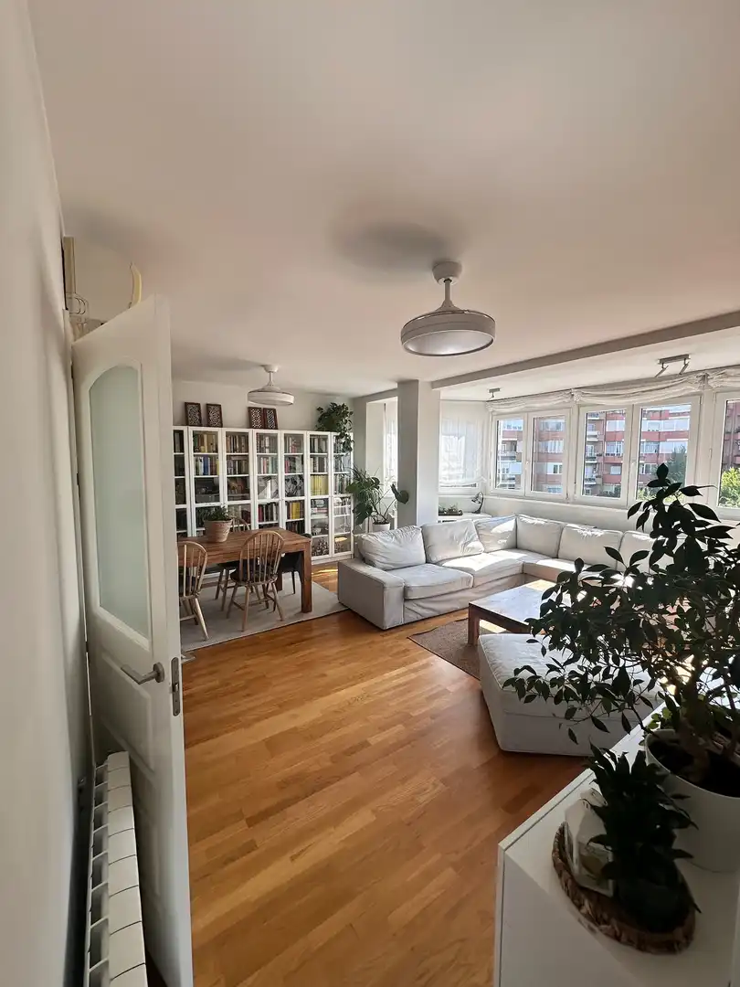 Living room of Flat for sale in Madrid  with Air Conditioner, Parquet flooring and Storage room