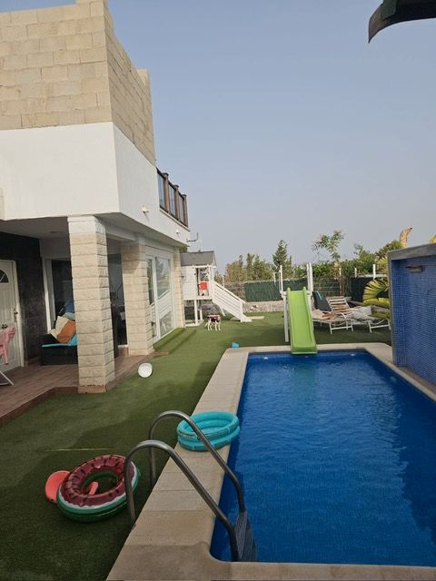 Piscina de Casa o xalet en venda en Alicante / Alacant amb Aire condicionat, Calefacció i Jardí privat
