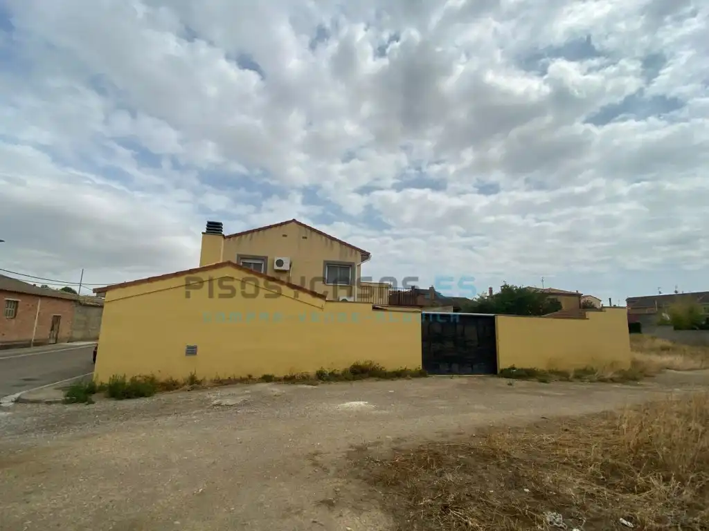 Houses for sale in San Mateo de Gállego  with Air Conditioner, Private garden and Terrace