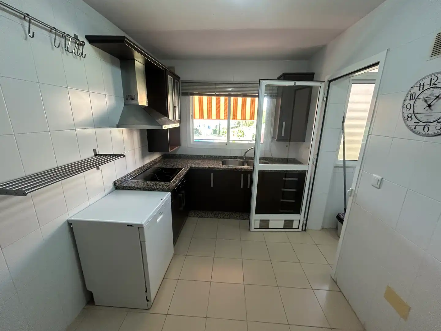 Cocina de Piso en venta en Málaga con Terraza, Balcón y Piscina comunitaria
