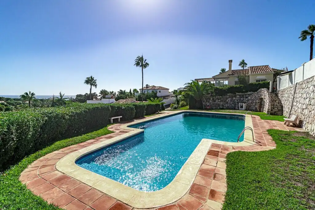 Piscina de Casa o xalet en venda en Mijas amb Aire condicionat, Jardí privat i Terrassa