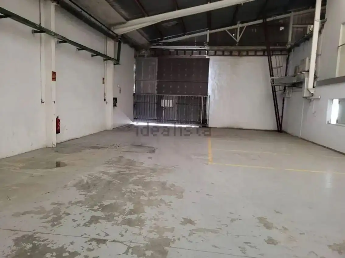 Fabrikhallen zum Verkauf in Carlet mit Heizung