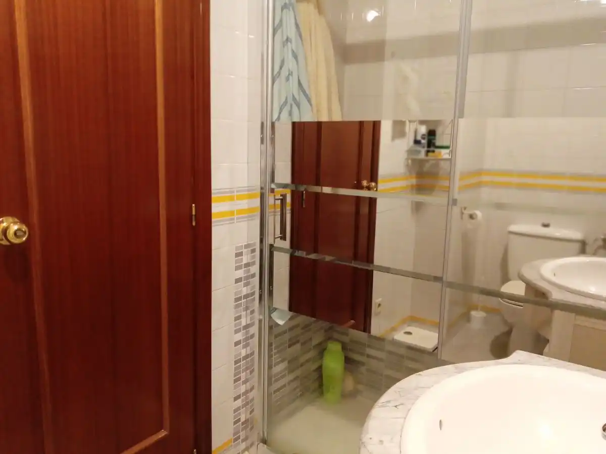 Bathroom of Flat for sale in Valladolid  with Heating, Parquet flooring and Terrace