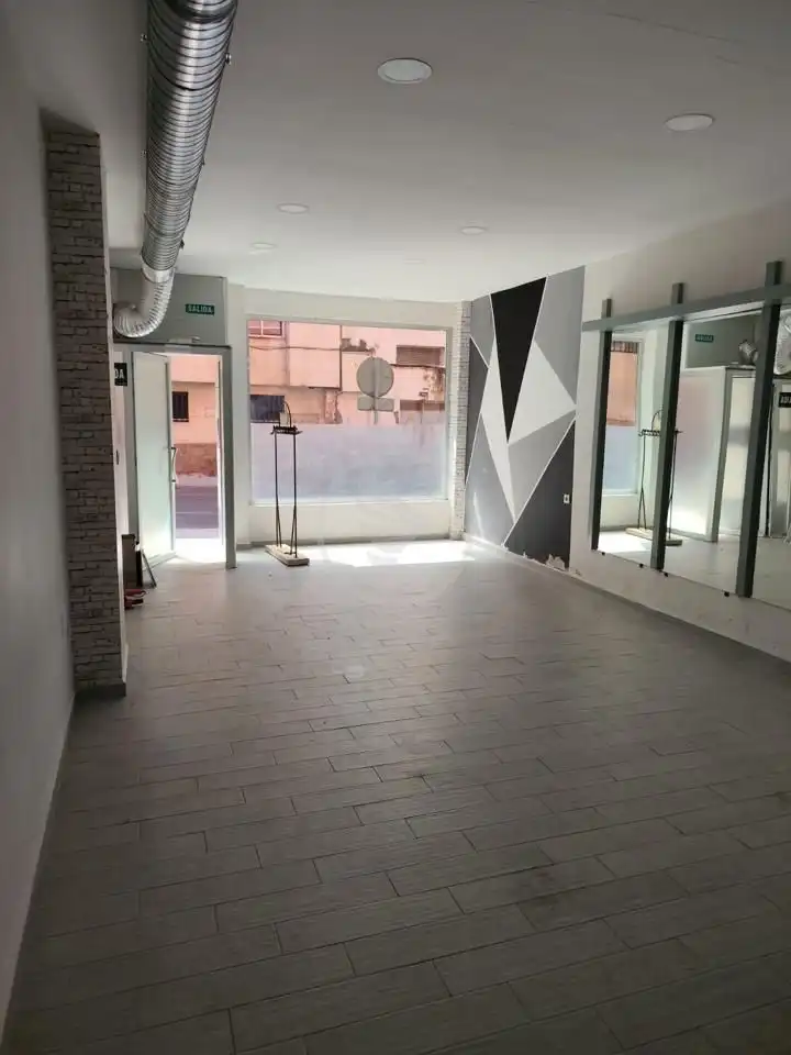 Local de lloguer en Linares amb Aire condicionat