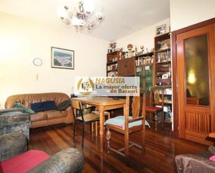 Living room of Flat for sale in Basauri   with Heating, Terrace and Furnished