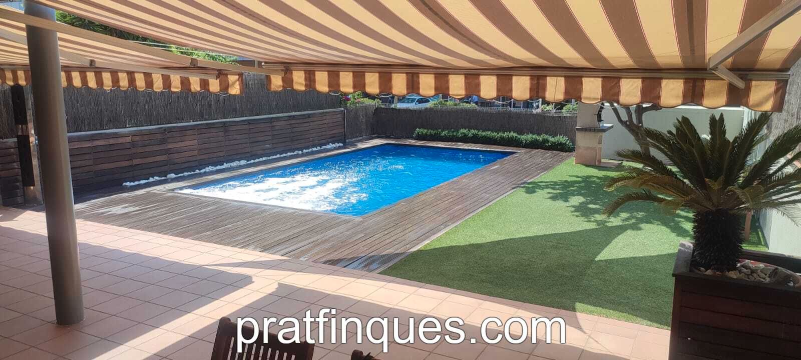Swimming pool of Flat for sale in El Prat de Llobregat  with Air Conditioner, Heating and Private garden