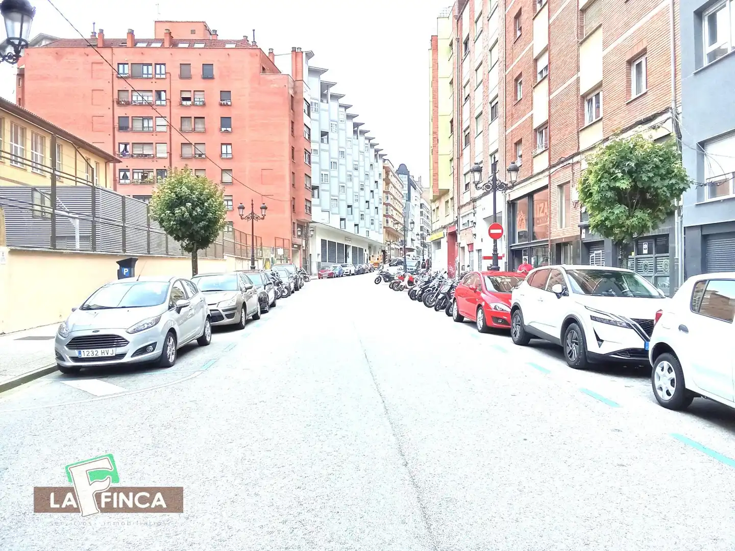 Vista exterior de Garatge de lloguer en Oviedo 