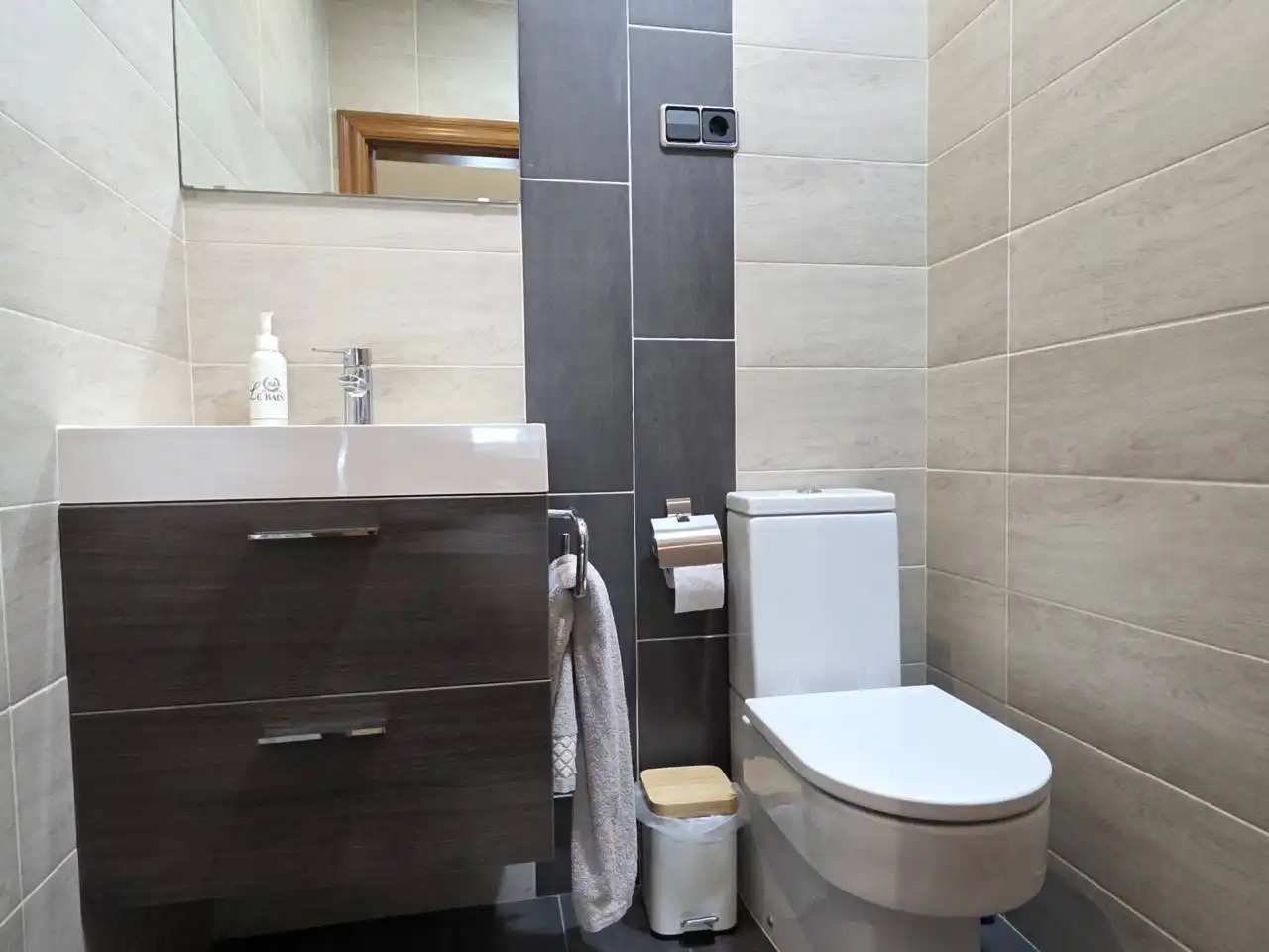 Baño de Casa o chalet en venta en Montcada i Reixac con Aire acondicionado, Calefacción y Jardín privado