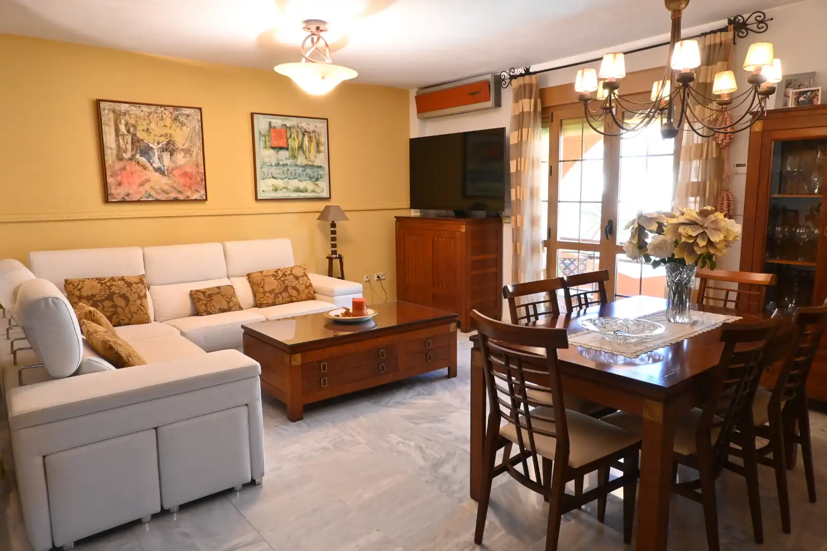 Sala de estar de Casa adosada en venta en Las Gabias con Aire acondicionado, Calefacción y Terraza